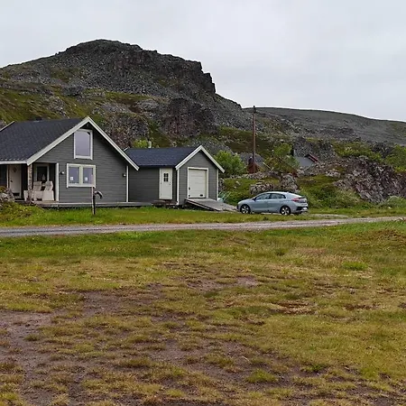 Utsikten Holiday home Hamningberg